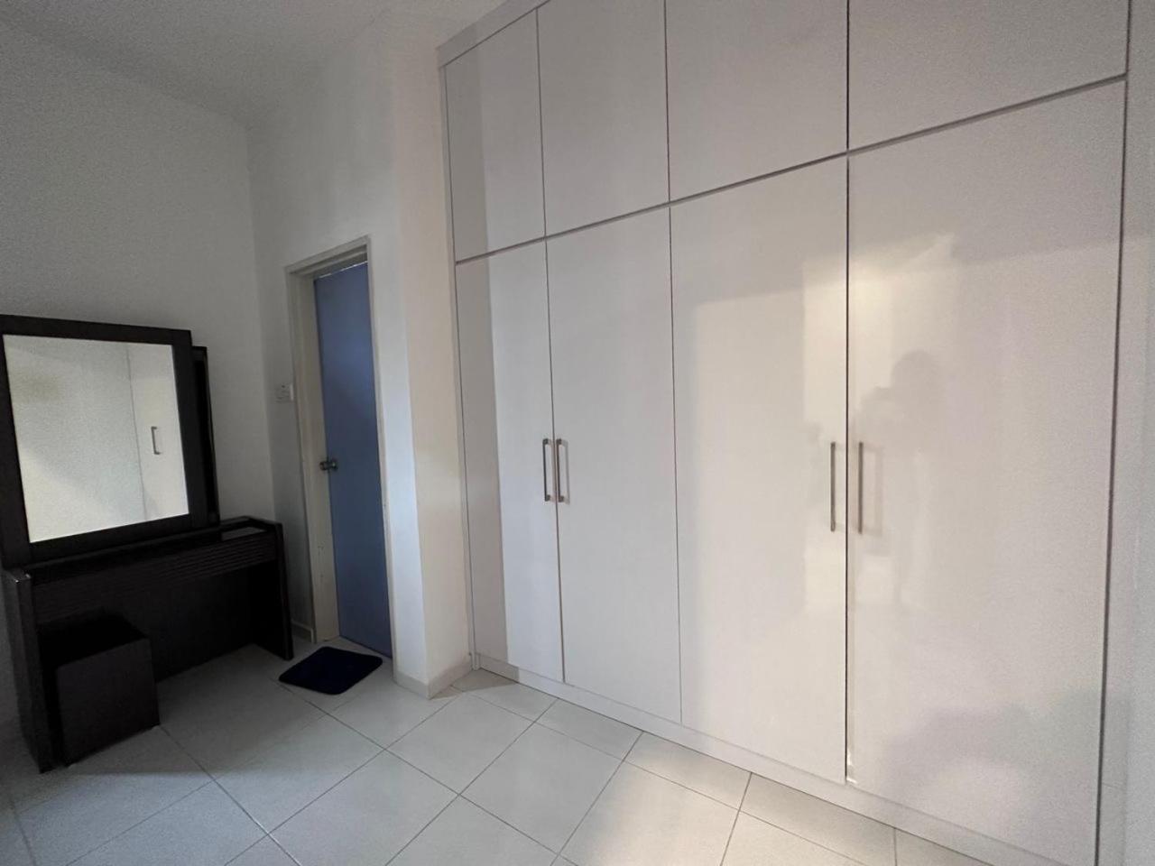 Desa Tebrau 1 Near Ikea Toppen Peikin Long Sing Helixuan Restaurant Holiday home