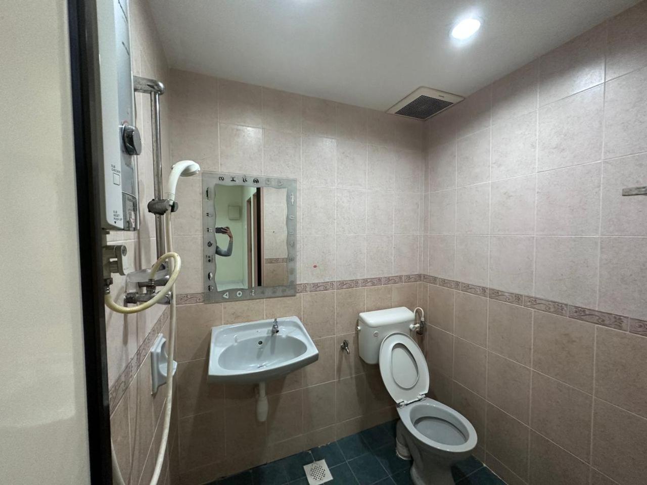 Desa Tebrau 1 Near Ikea Toppen Peikin Long Sing Helixuan Restaurant Johor Bahru