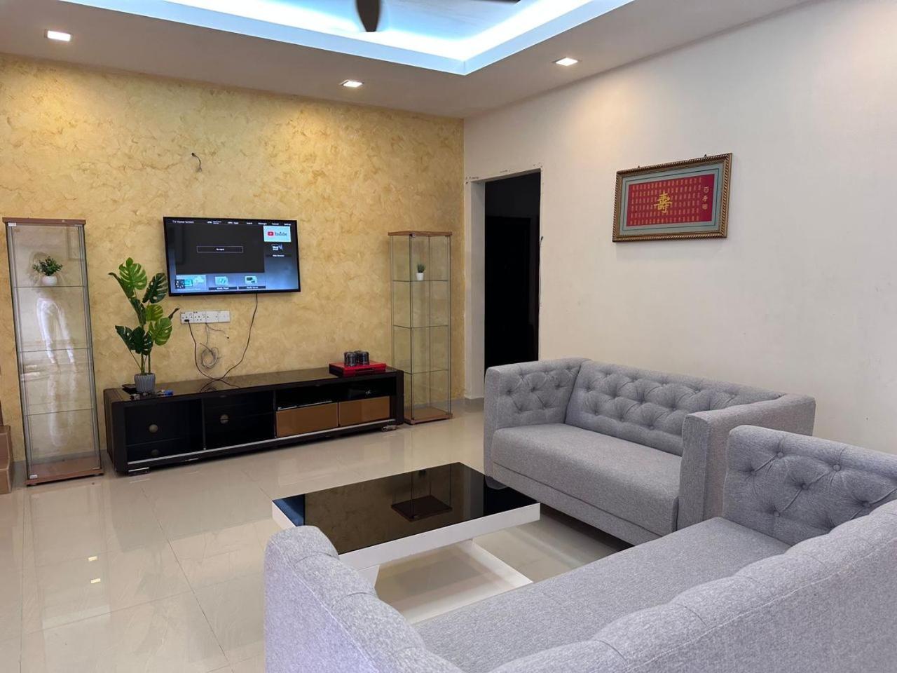 Rumah liburan Desa Tebrau 1 Near Ikea Toppen Peikin Long Sing Helixuan Restaurant Johor Bahru